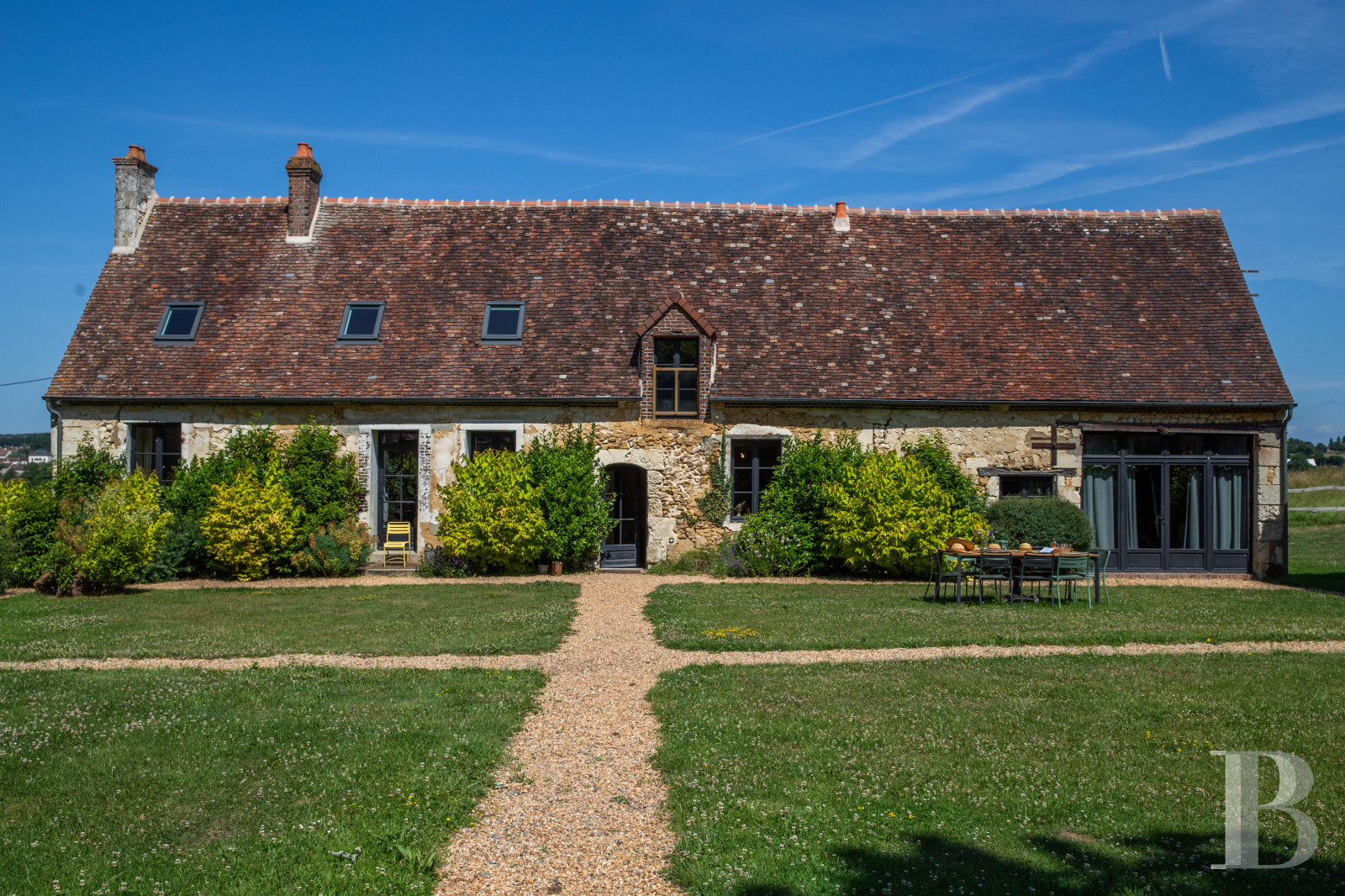 An 18th-century Perche farmhouse converted into a family home in the Orne department, on the border with the Sarthe department - photo  n°1